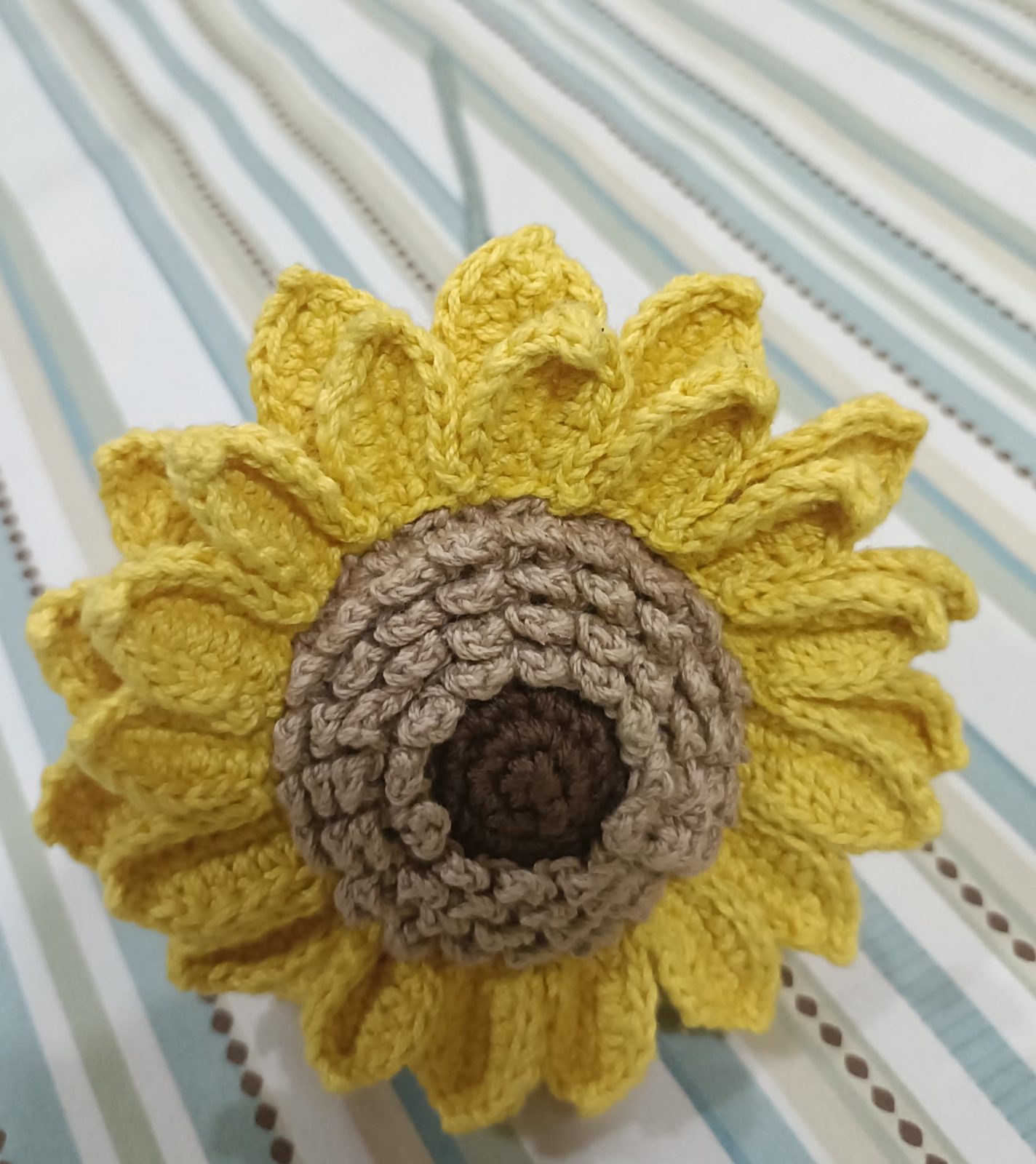 Crochet sunflower 