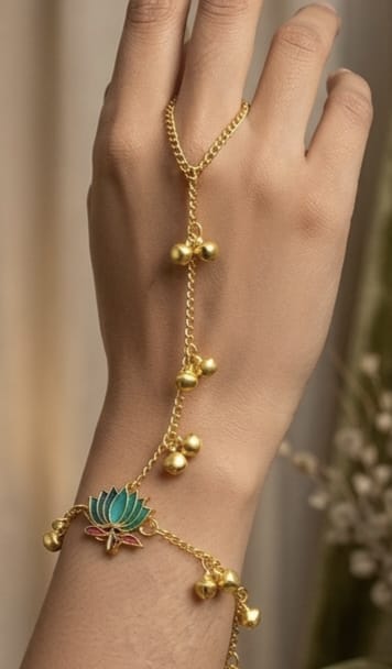 Lotus Hathphool