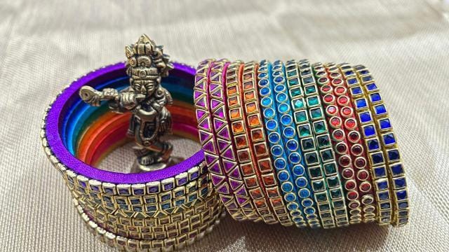 Return gift bangles