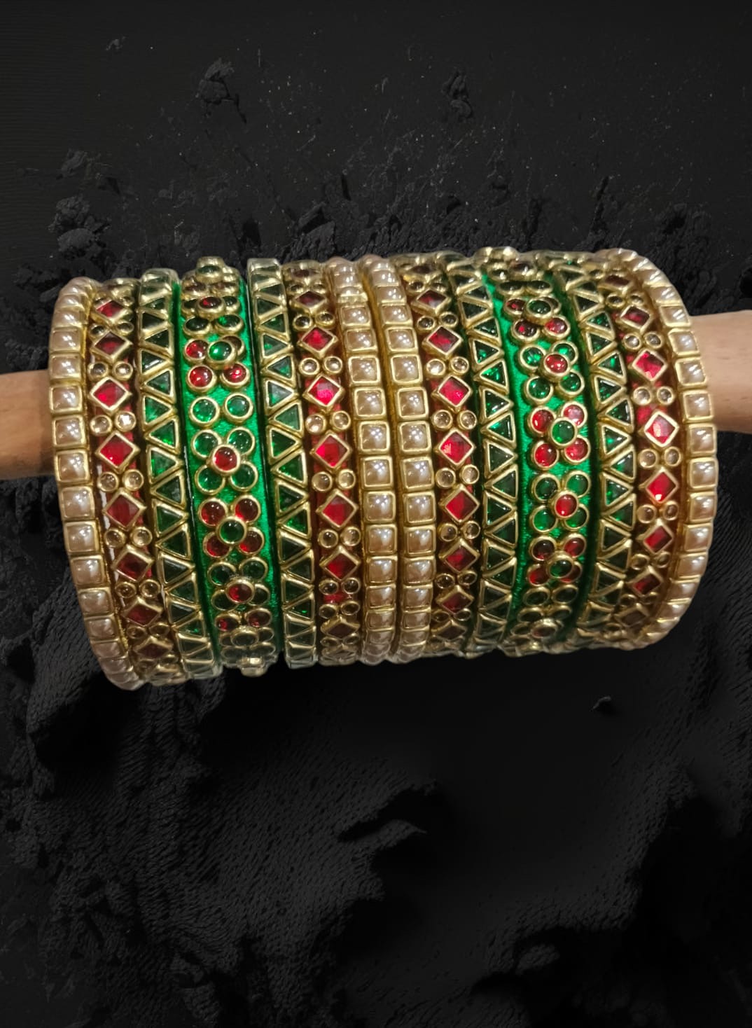 ❤️💚 A beautiful set of bangles💚❤️