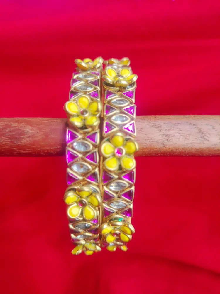 Cute flowers bangles