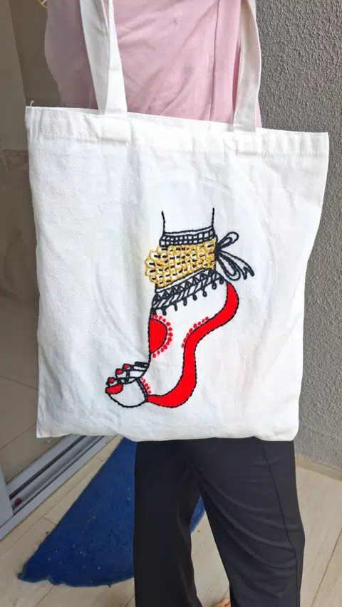 Dancer foot tote bag